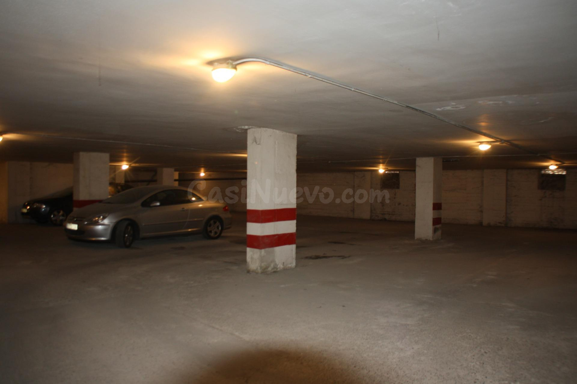 Plaza de garaje para coche mediano - foto 4