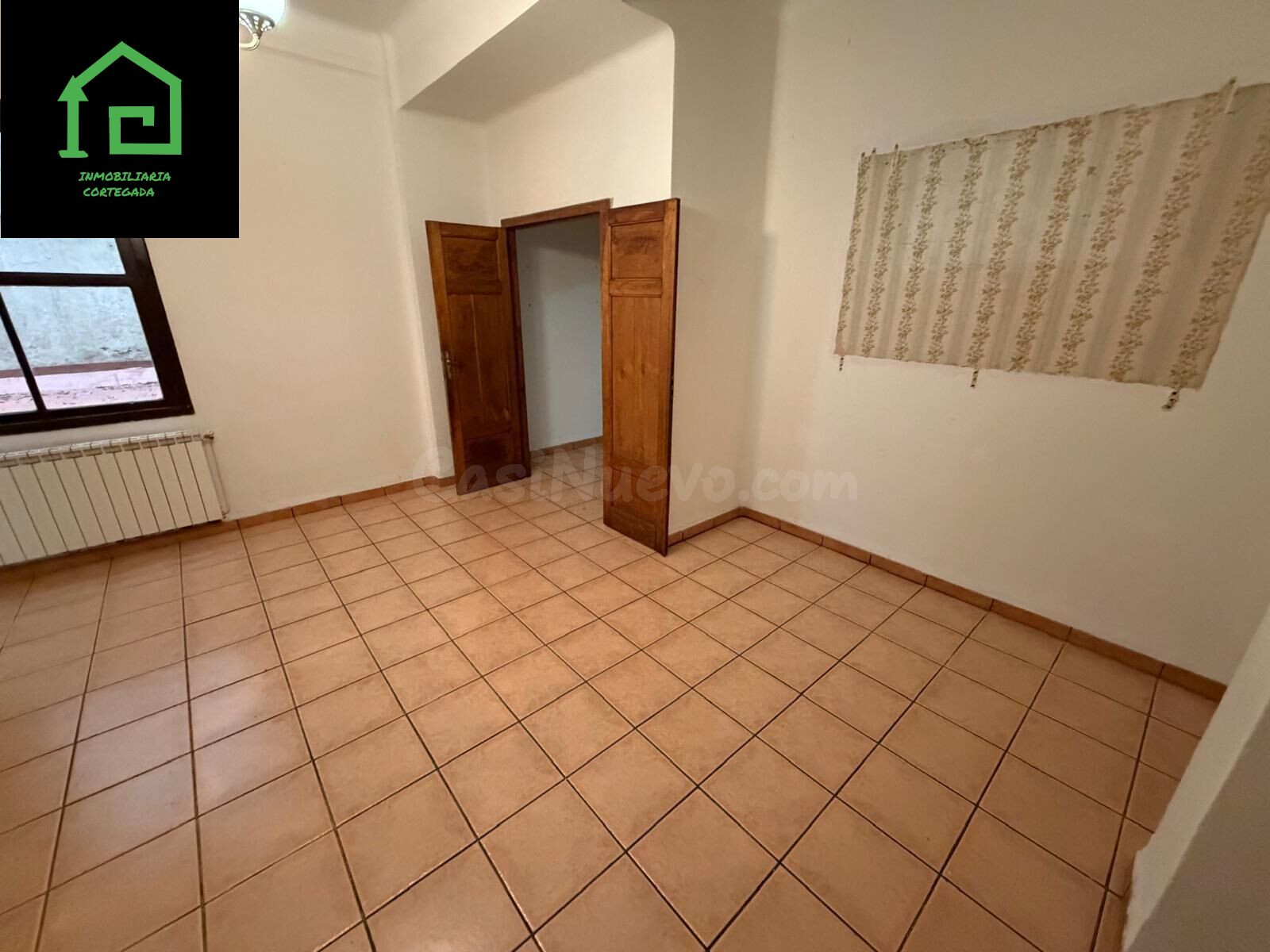 AMPLIO PISO EN PLENO CENTRO DE VILAGARCÍA DE AROUSA PARA REFORMAR