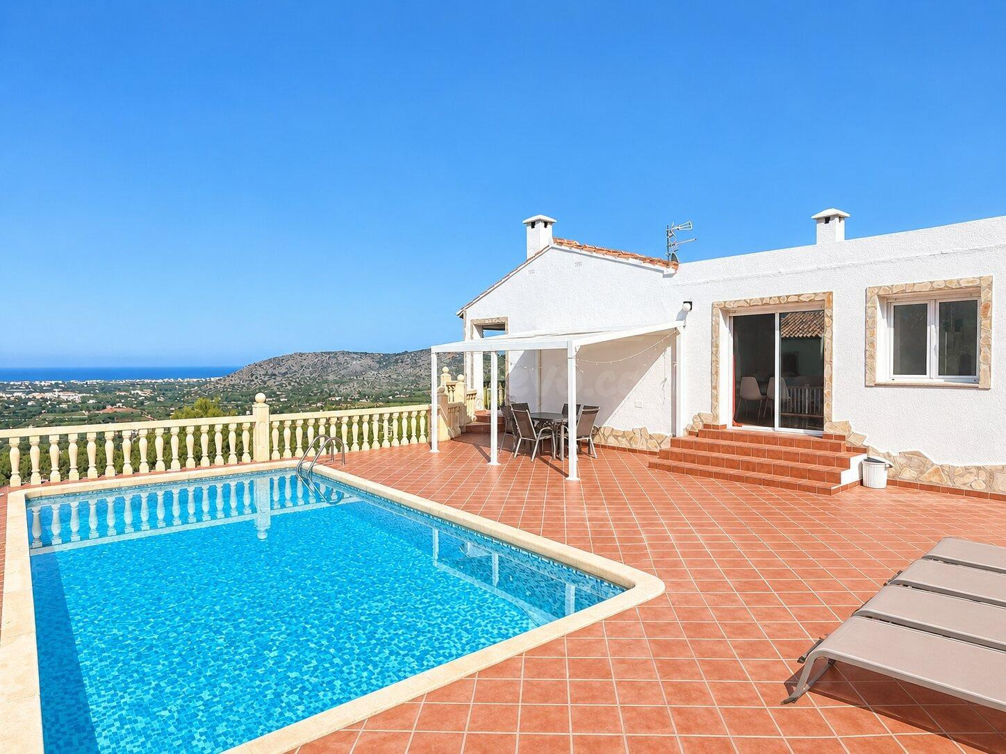 Chalet independiente en La Sella con vistas al mar