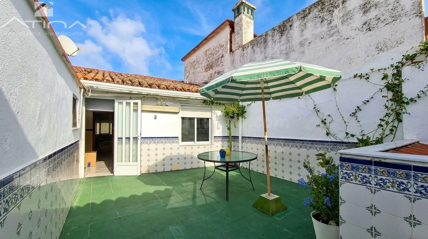 Casa en Daimús con amplia terraza y orientación sureste, a p
