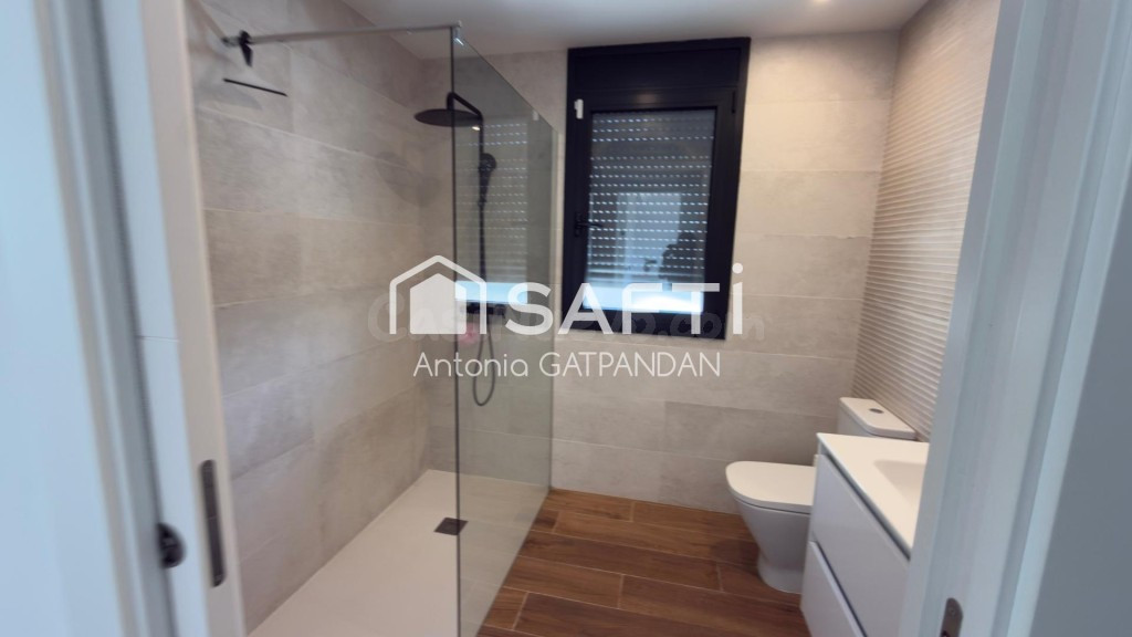 Exclusiva, diseño y confort en una sola planta - foto 2
