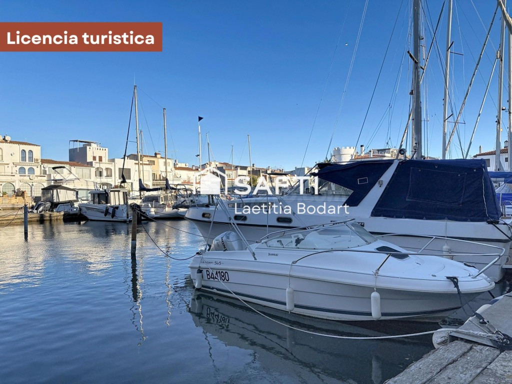 Piso con terraza, licencia turística  Empuriabrava