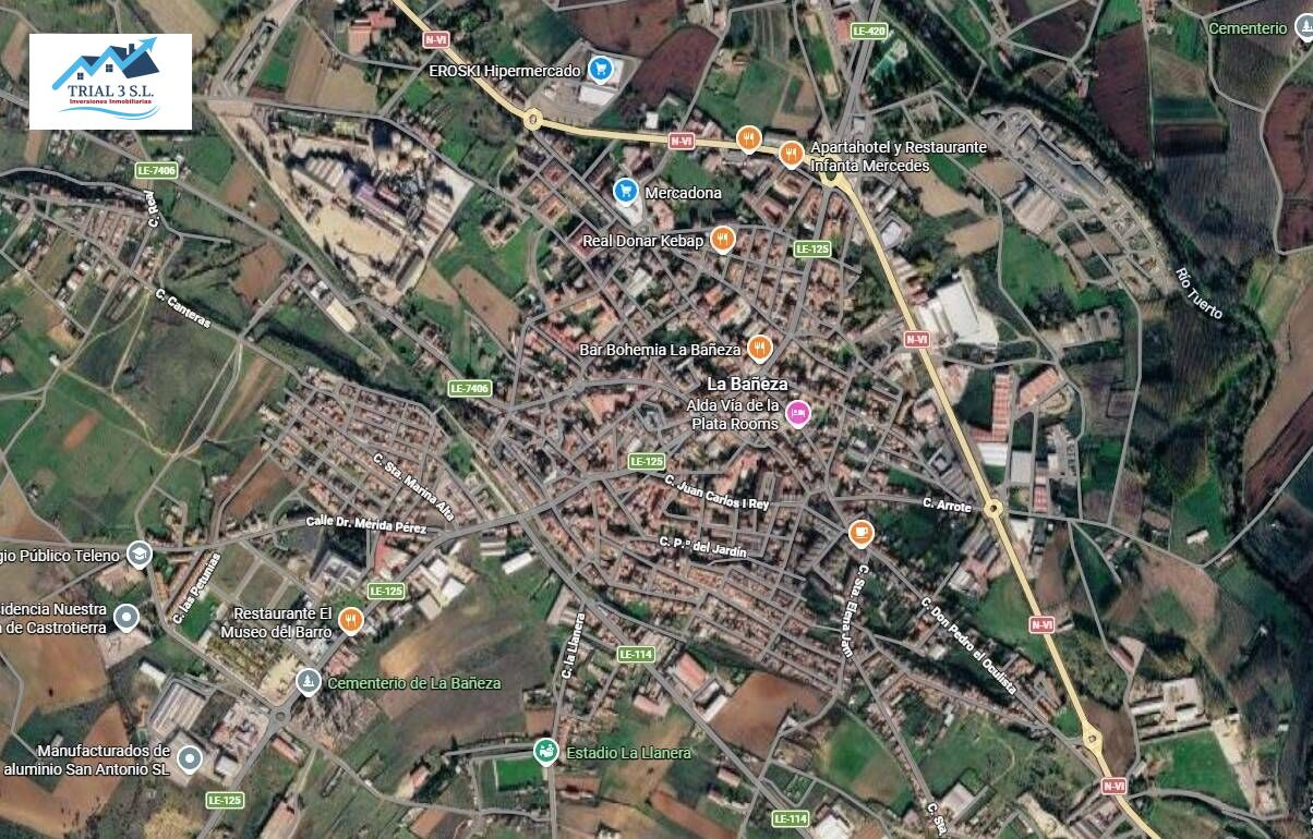 Venta de local comercial en La Bañeza (León) - foto 3