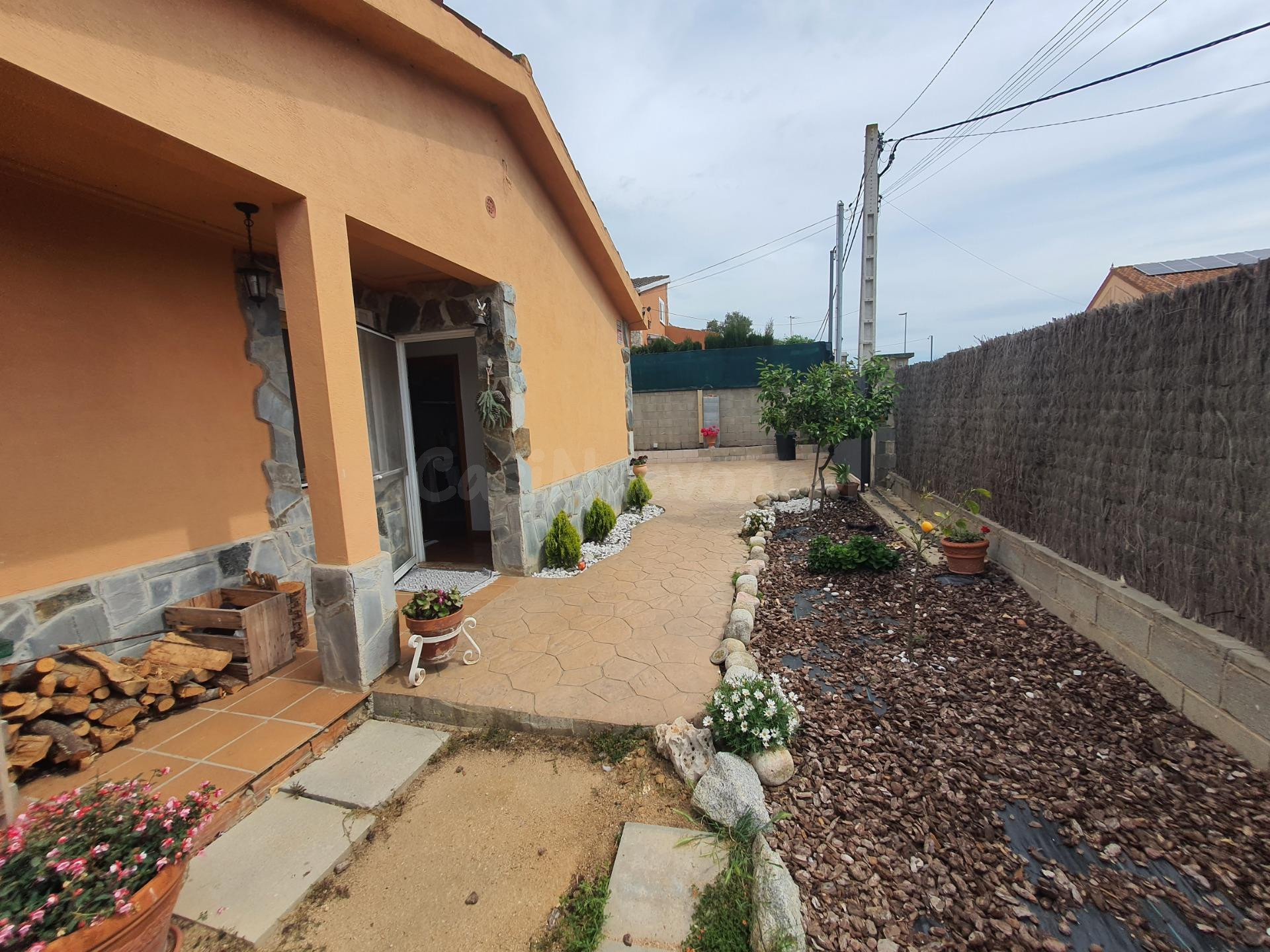 CASA A LA VENTA EN TORDERA, LISTA PARA ENTRAR A VIVIR, CON A - foto 3