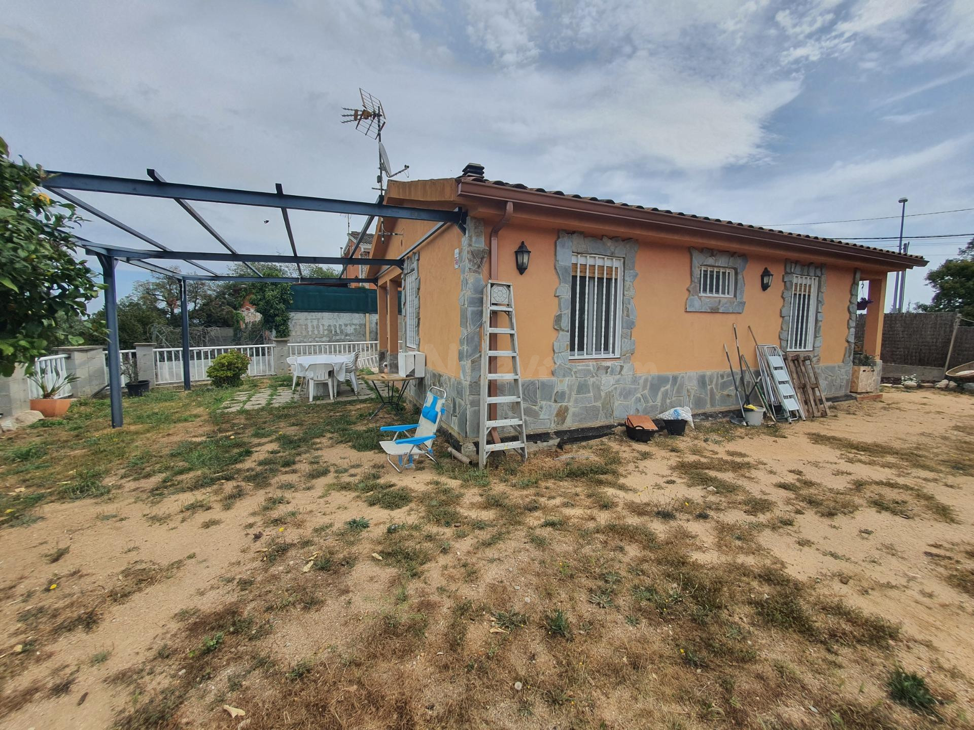 CASA A LA VENTA EN TORDERA, LISTA PARA ENTRAR A VIVIR, CON A - foto 5