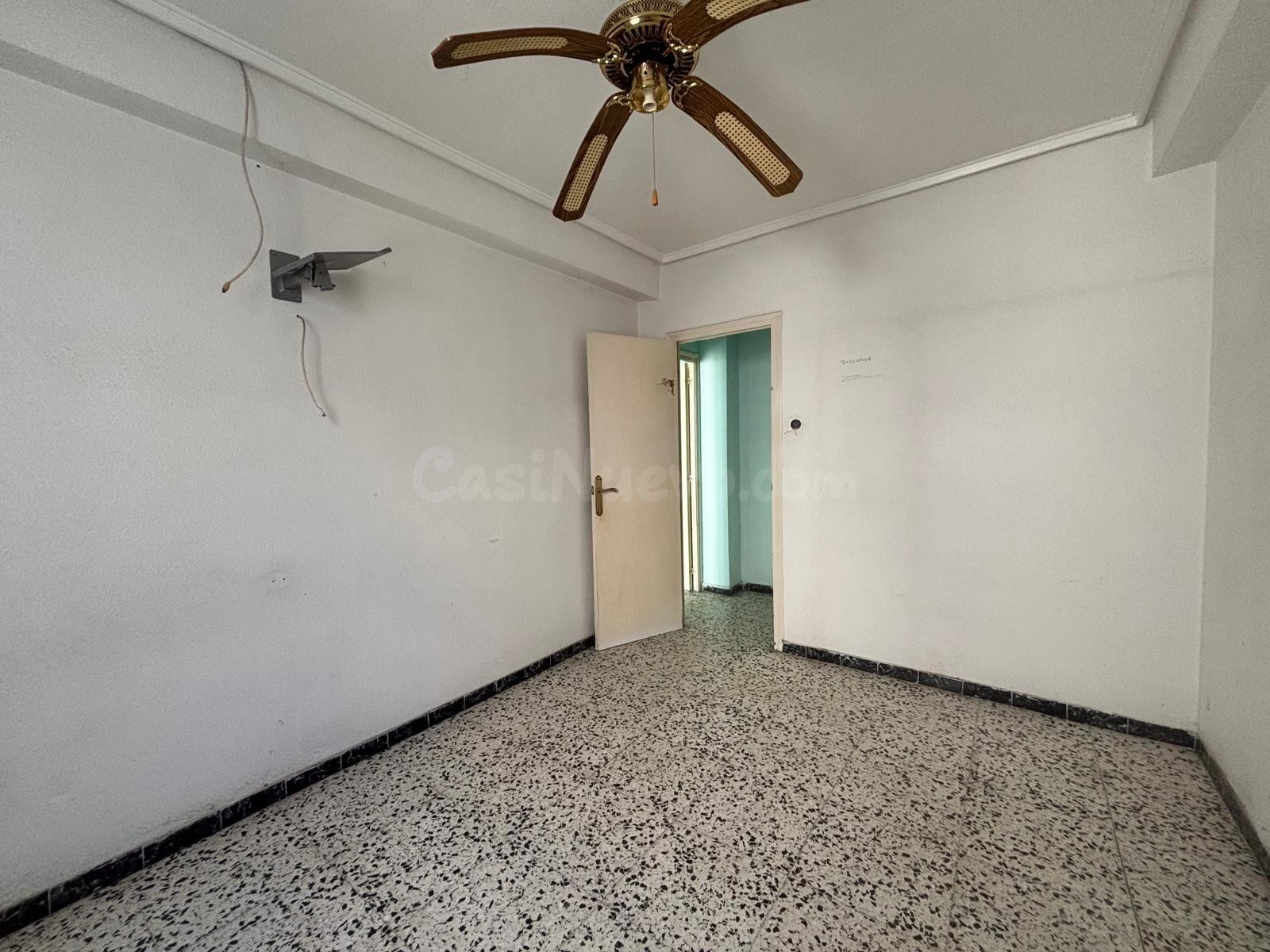 Vendo piso de 136 m2 con Ascensor junto Av. Novelda Chimenea - foto 5