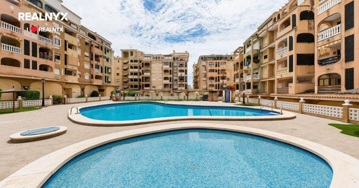 ¡Oferta Especial! Amplio apartamento con 3 dormitorios + gran terraza y vistas a la piscina comunitaria + Garaje incluido en el precio
