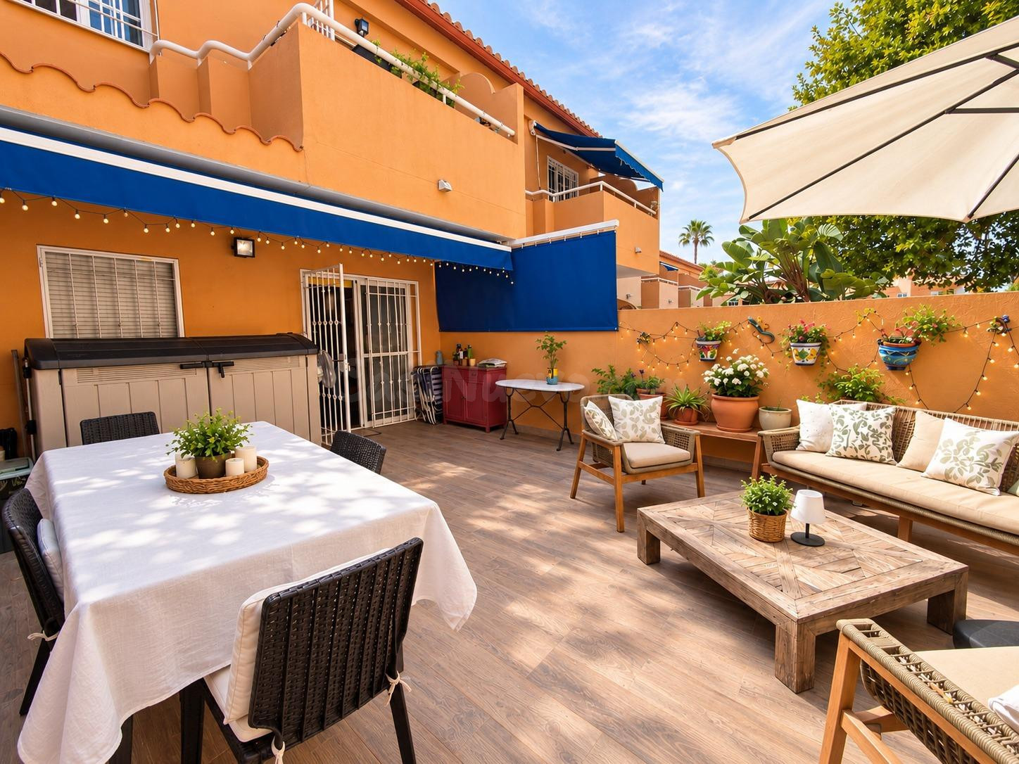ADOSADO REFORMADO JUNTO A LA PLAYA EN ELVIRIA, MARBELLA ESTE