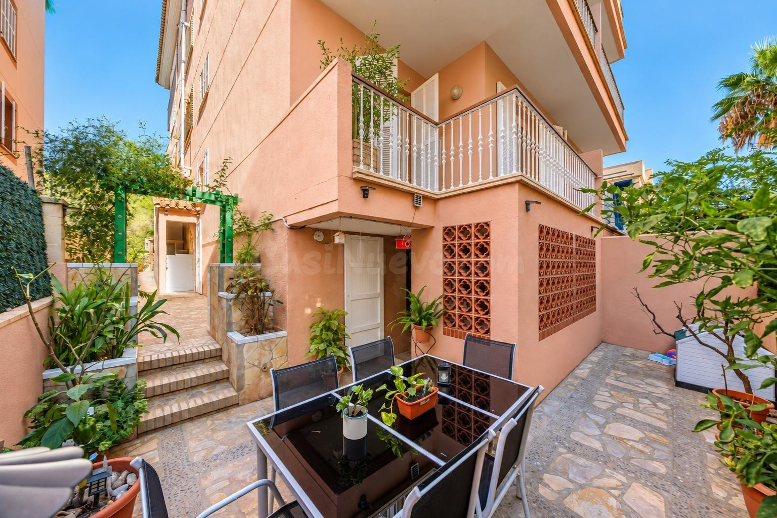 Planta Baja con 3 dormitorios y dos terrazas en Cala Ratjada