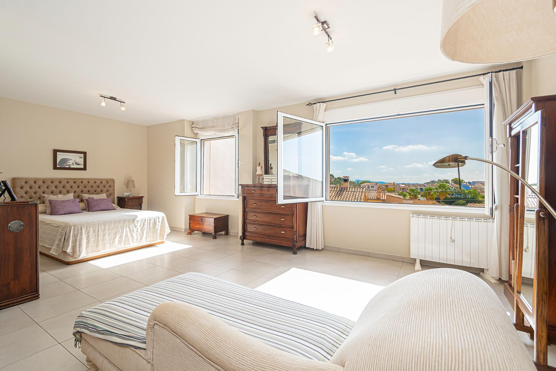 CHALET PAREADO EN GENOVA CON VISTAS A LA BAHÍA DE PALMA - foto 4