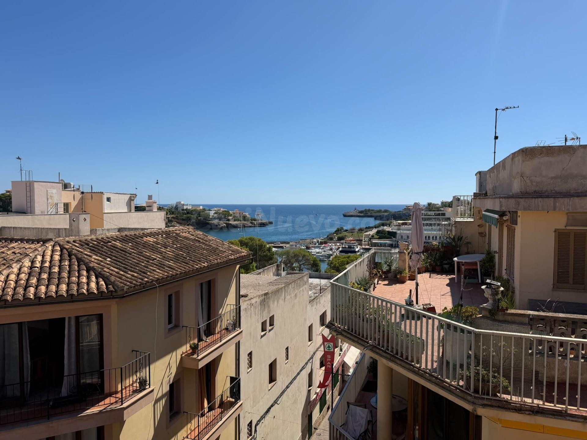 ÁTICO CON 64 M2 DE TERRAZA Y VISTAS DIRECTAS AL MAR EN PORTO - foto 2