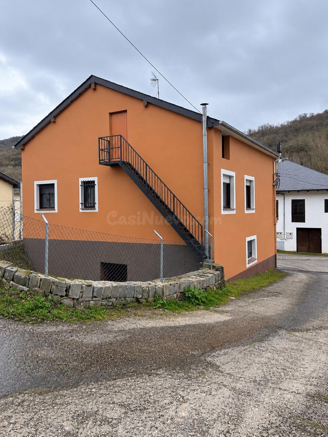 CASA INDEPENDIENTE EN PLENO CAMINO DE SANTIAGO – TRA­BADELO  - foto 3