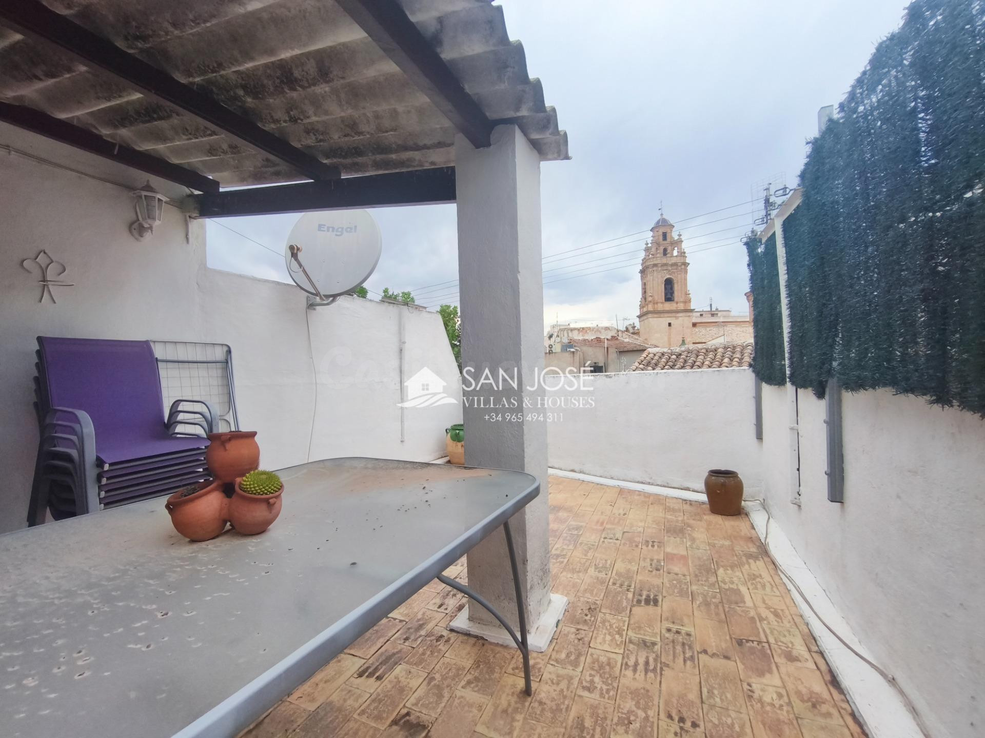 SE VENDE CASA EN PLENO CENTRO HISTORICO DE ASPE