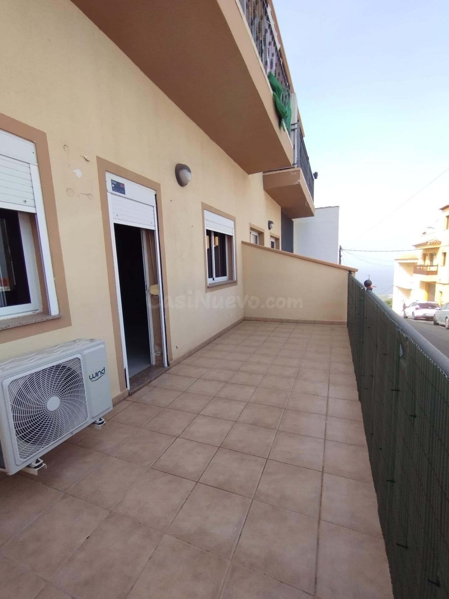 Adeje. Tijoco.   Piso 1habitacione con  terraza  12 metros. por 760 euro mes ----  entrada 27000 euros. muy buena accesibilidad
