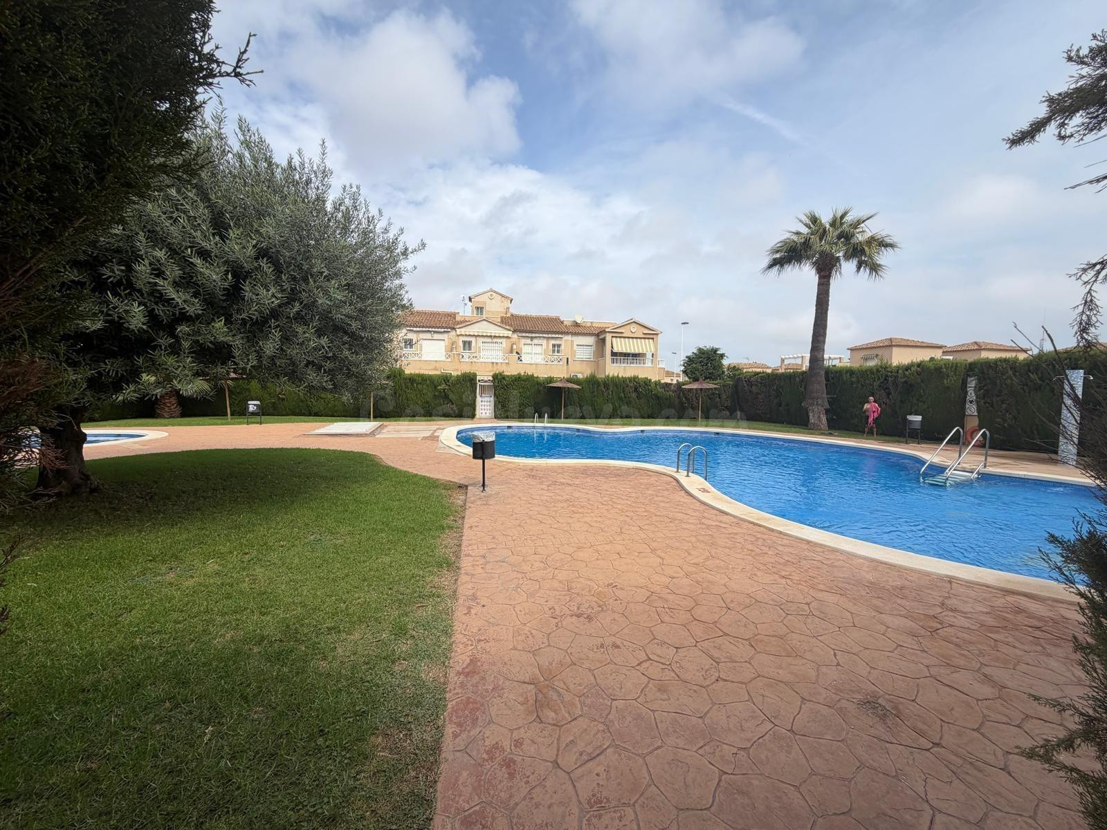 FANTASTICO BUNGALOW DE PLANTA BAJA TOTALMENTE REFORMADO Y CO