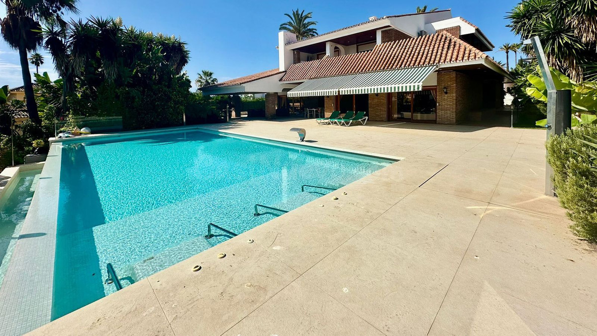 Chalet 7 habitaciones 834m² en venta - Marbella