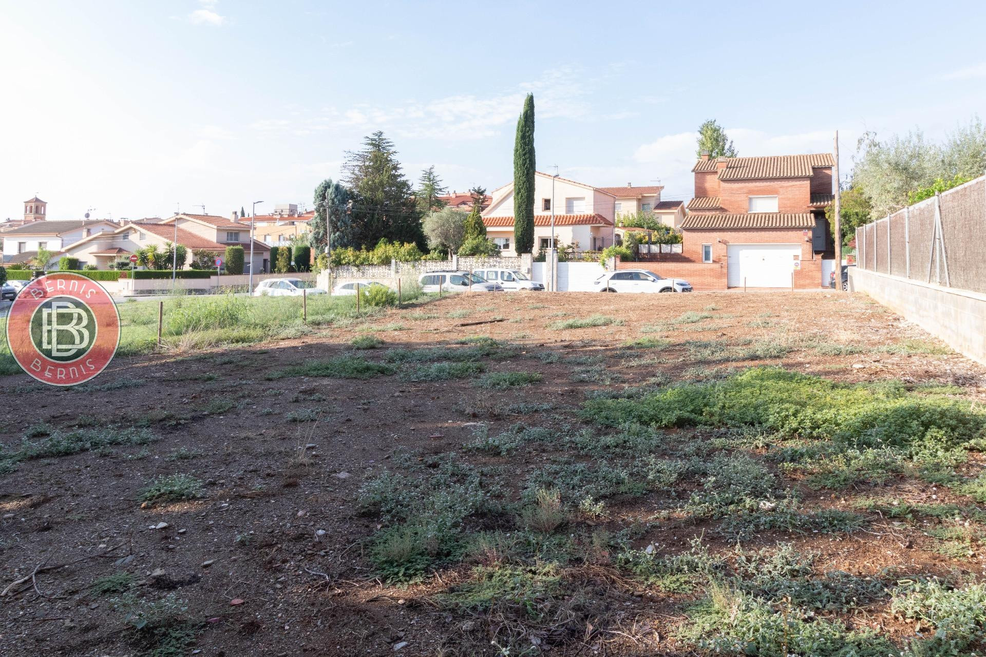 Terreny urbà totalment pla de 465 m2 a Els Hostalets de Pier - foto 5