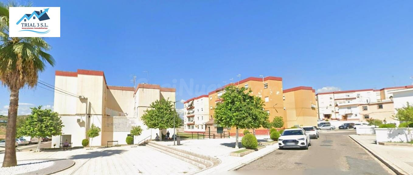 Venta de Casa en Lora del Río - foto 2