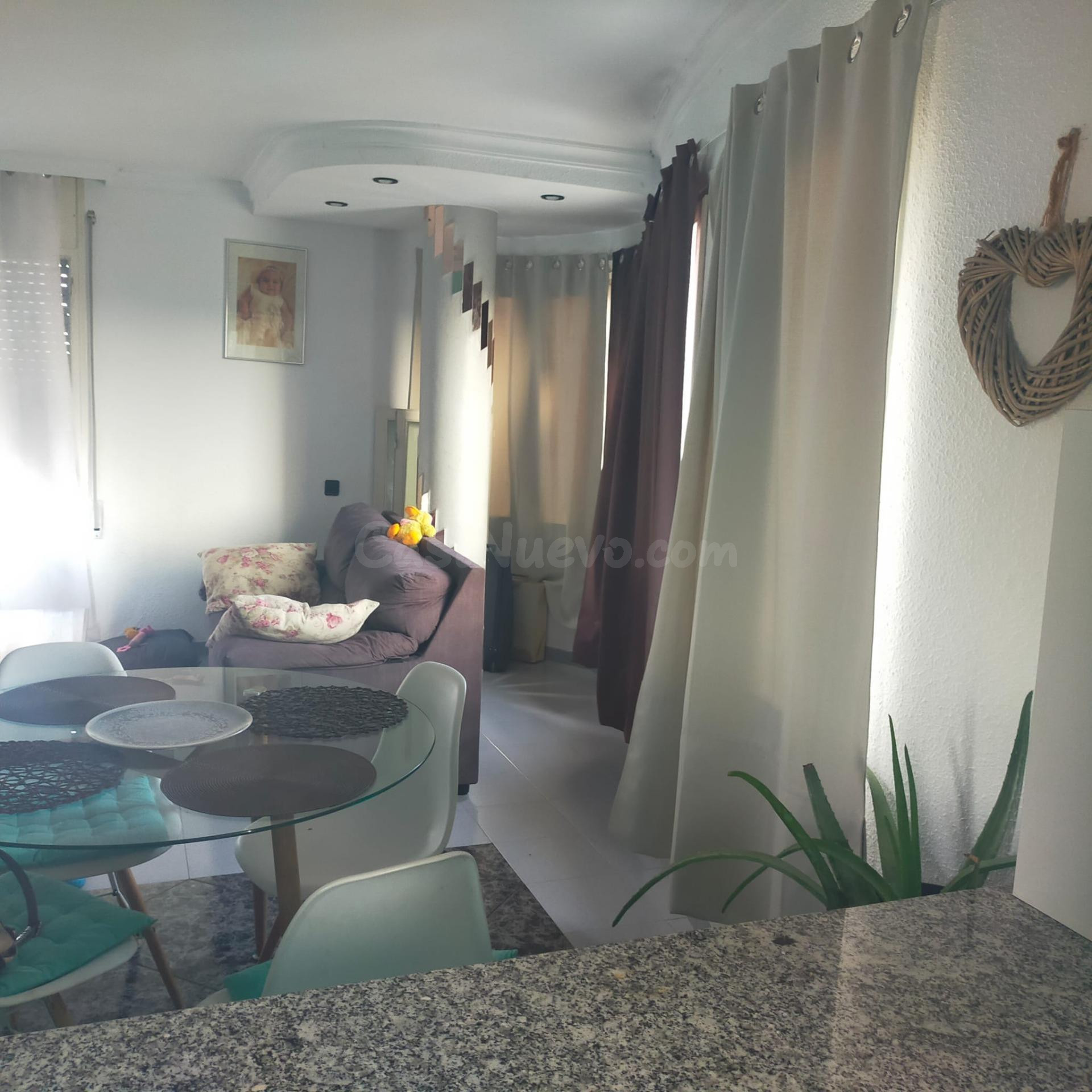 Piso de 3 dormitorios con cocina-comedor abierta y barra ame - foto 5