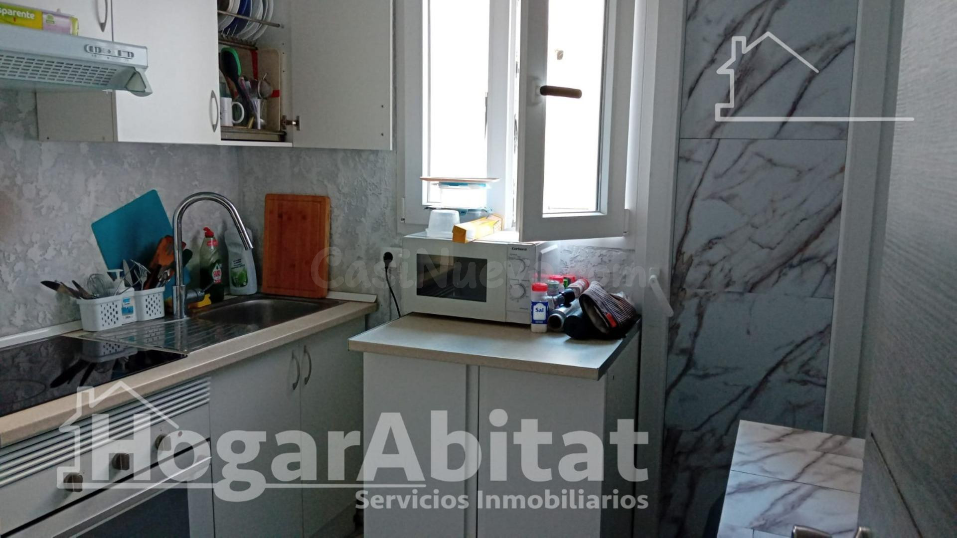 ¡GRAN OPORTUNIDAD DE INVERSIÓN! REFORMADO Y AMPLIO DE 5 DORM - foto 2