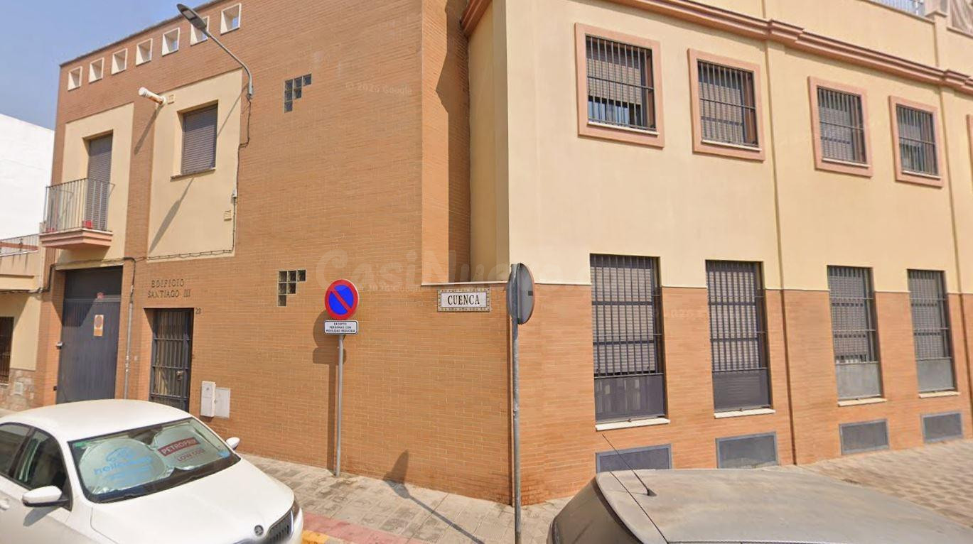SE VENDE PISO OKUPADO en Calle CUENCA Nº 23 Dos Hermanas (Se - foto 2
