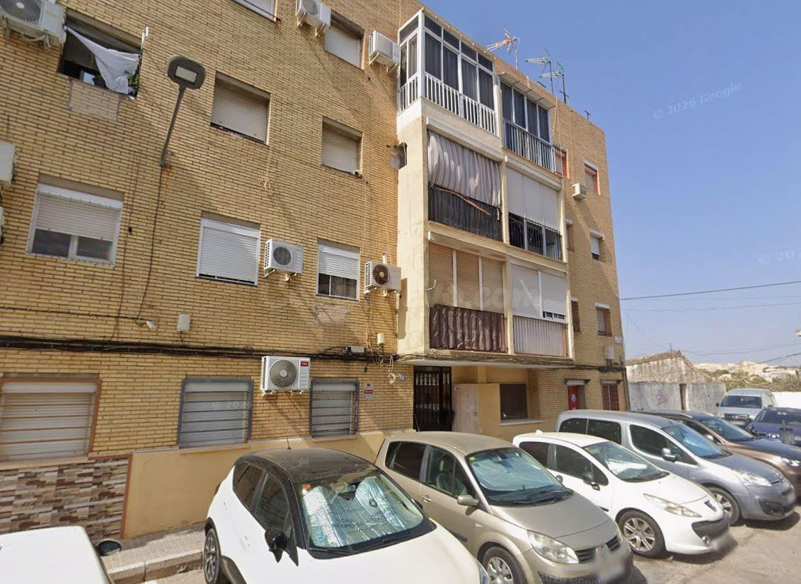 SE VENDE PISO OKUPADO en CL PINTOR GARCIA RAMOS Nº 7 Alcalá de Guadaíra (Sevilla)