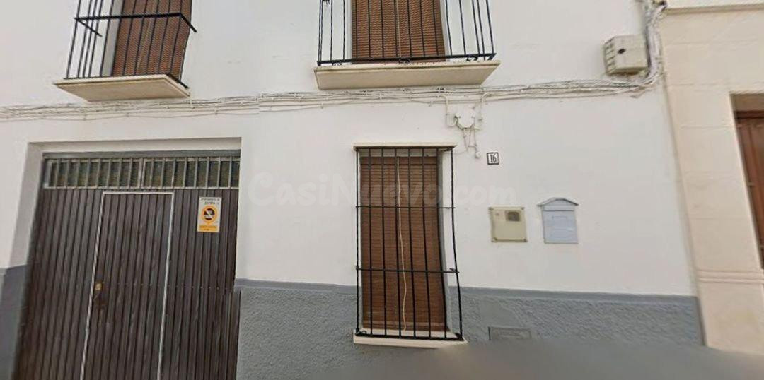 SE VENDE CASA OKUPADA en Calle SAN JUAN Nº 16 Estepa (Sevilla)