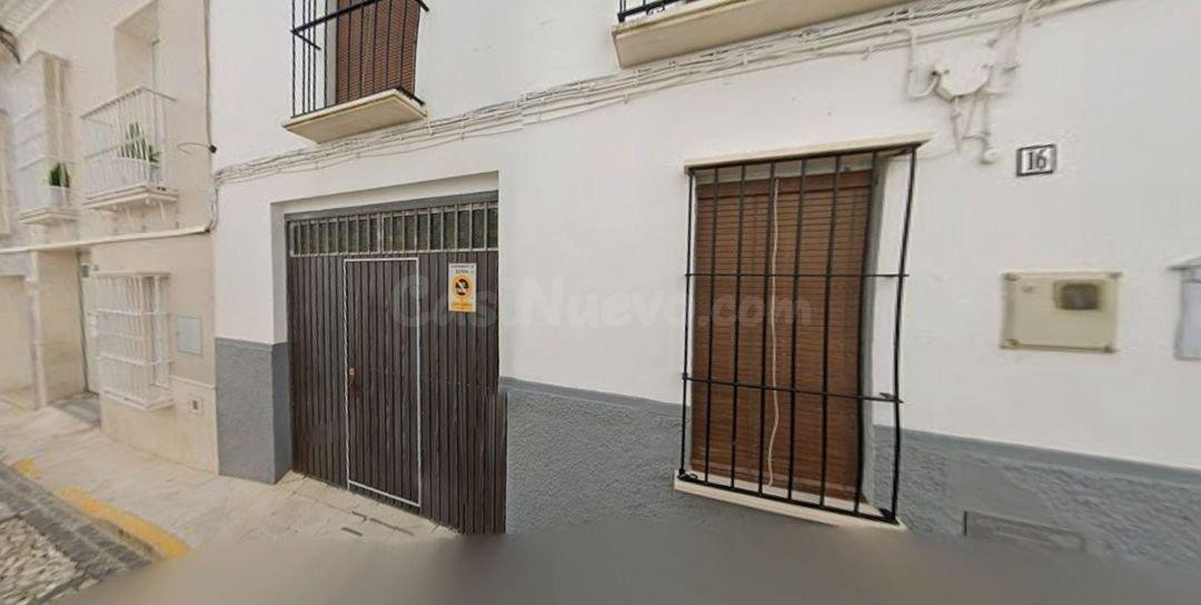 SE VENDE CASA OKUPADA en Calle SAN JUAN Nº 16 Estepa (Sevill - foto 2