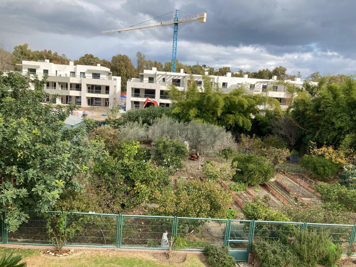 Suelo urbanizable en Casares para desarrollo residencial - foto 2