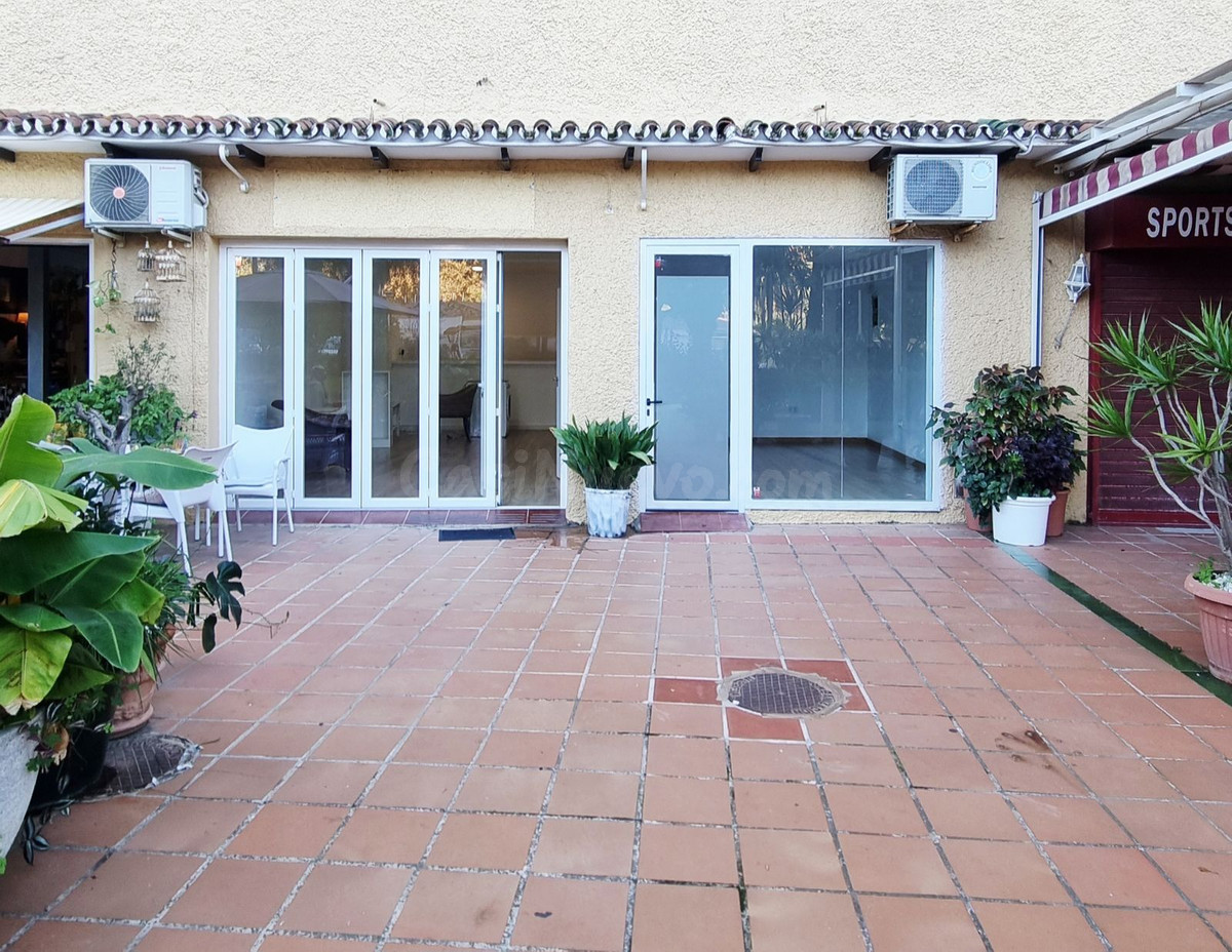 Local comercial 76m² en venta - Marbella