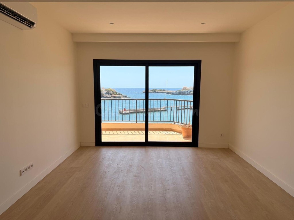 PISO EN PRIMERA LINEA DE MAR