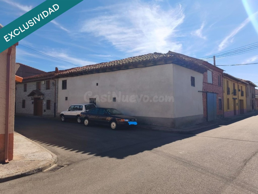 OCASIÓN EN PALAZUELO DE ÓRBIGO. CÉNTRICA CASA DE PUEBLO