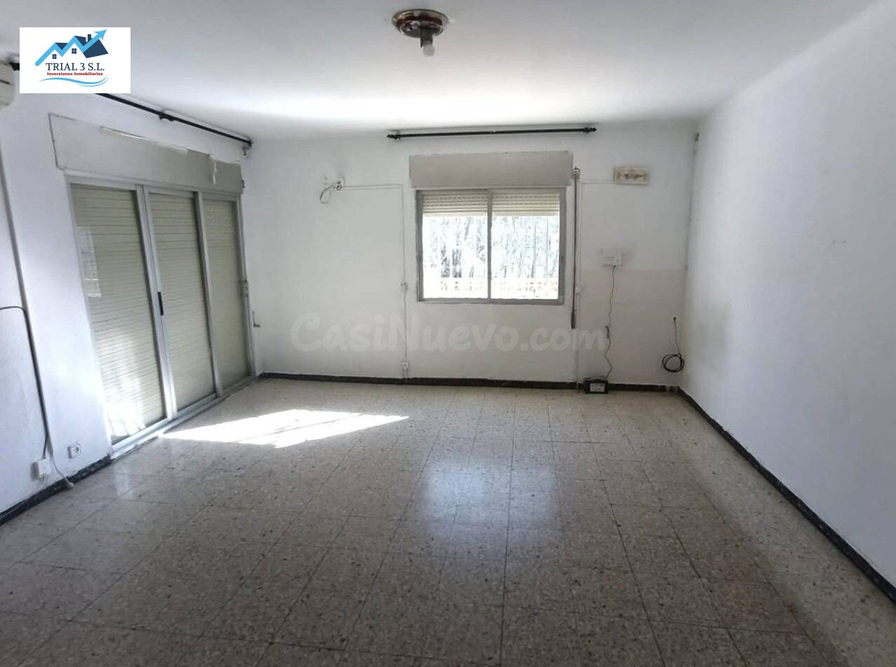 Venta chalet en Castellví de Rosanes (Barcelona) - foto 2