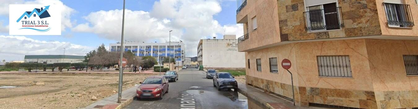 VENTA DE PISO EN ALMORADI.