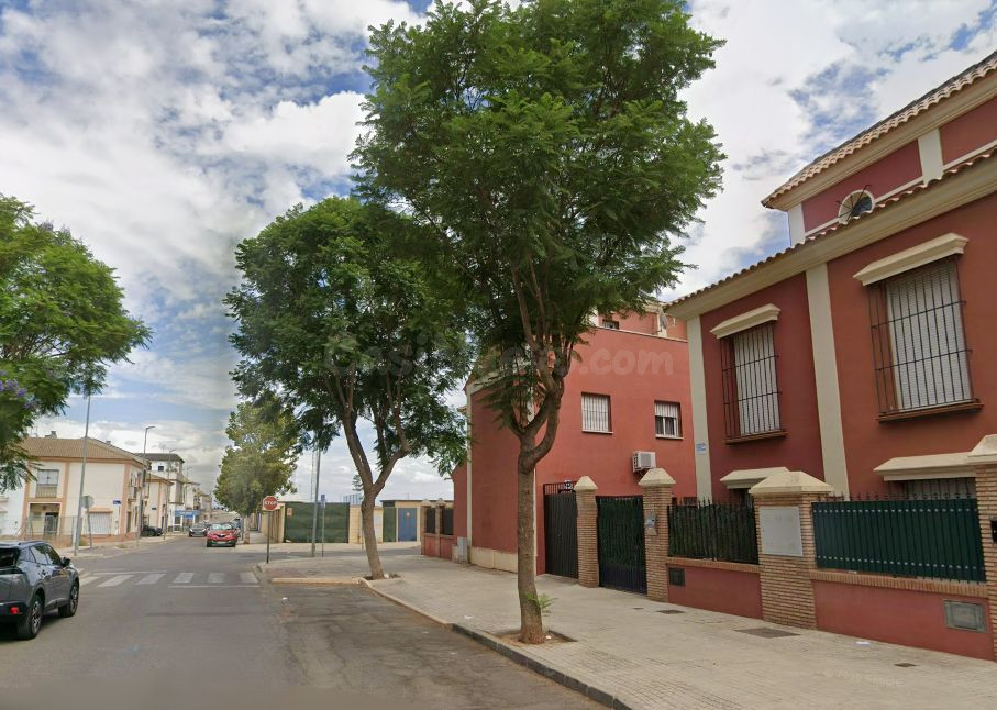 Venta casa en Brenes (Sevilla) - foto 2