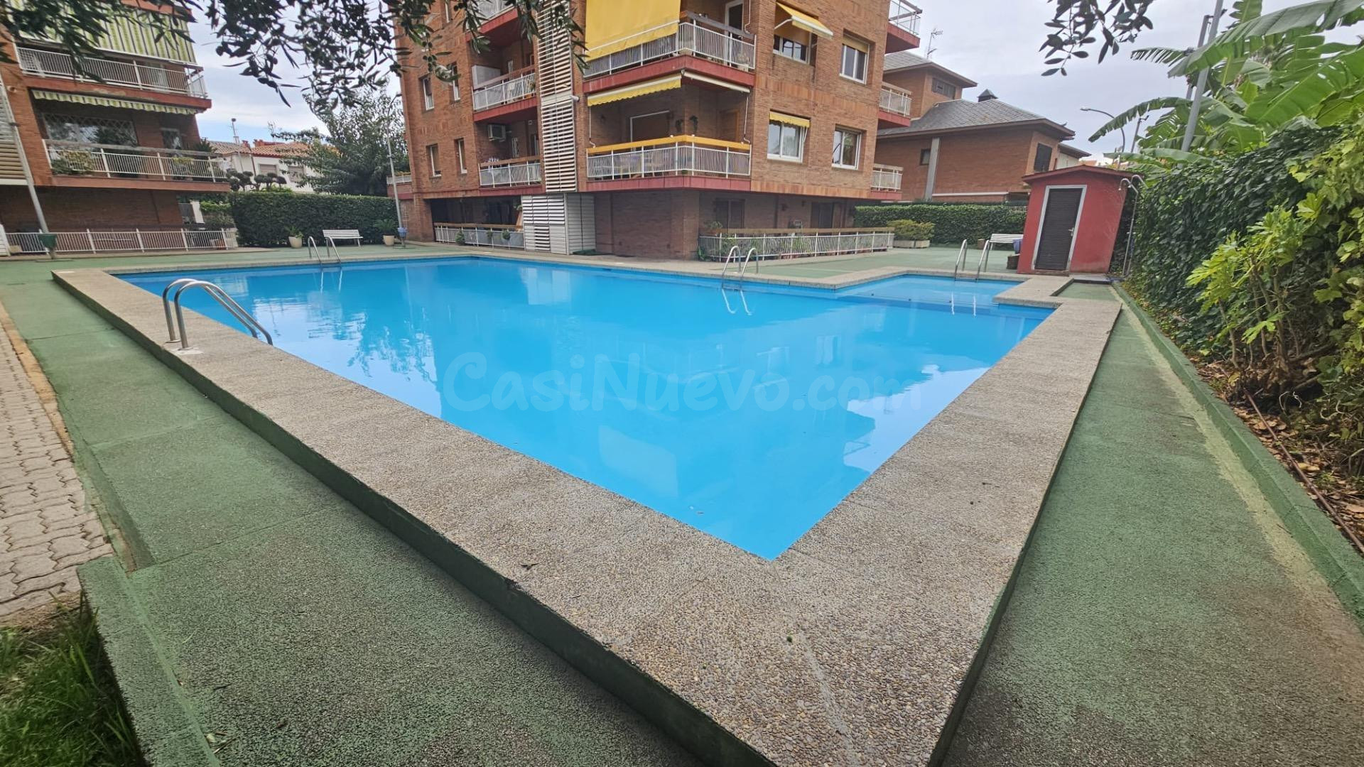 ÁTICO A LA VENTA EN EL CENTRO DE PINEDA DE MAR Y PISCINA COM - foto 2