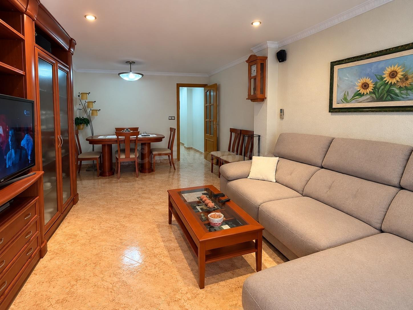 AMPLIO PISO REFORMADO DE 4 habitaciones CON BALCÓN Y ASCENSO - foto 4