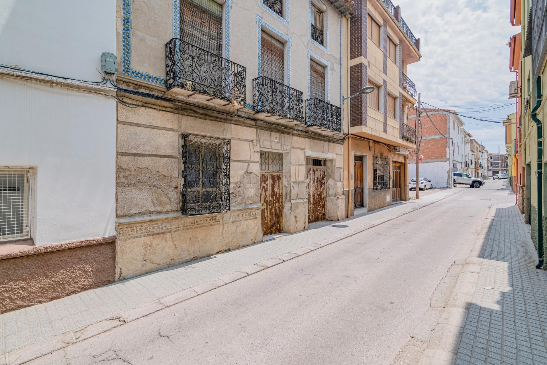 Oportunidad de inversión en el centro de Baza: solar urbano  - foto 2