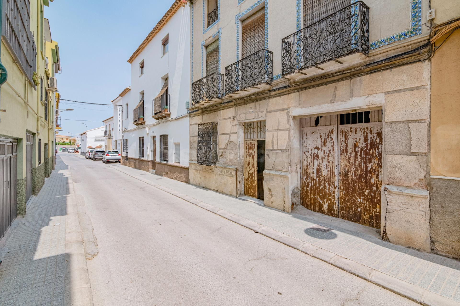 Oportunidad de inversión en el centro de Baza: solar urbano  - foto 5