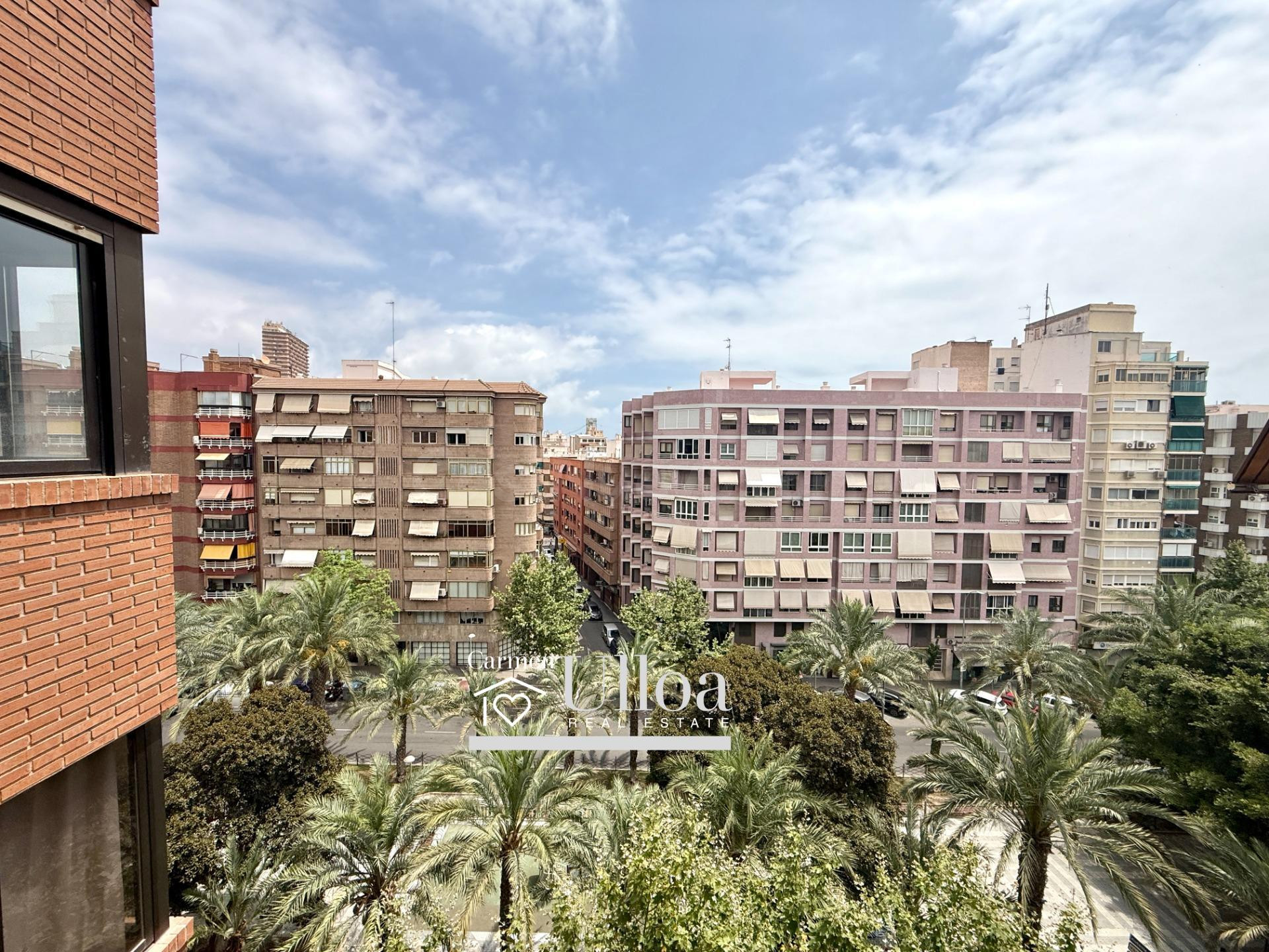 AMPLIA Y LUMINOSA VIVIENDA EN ALQUILER EN AVENIDA ÓSCAR ESPLÁ CON PARKING