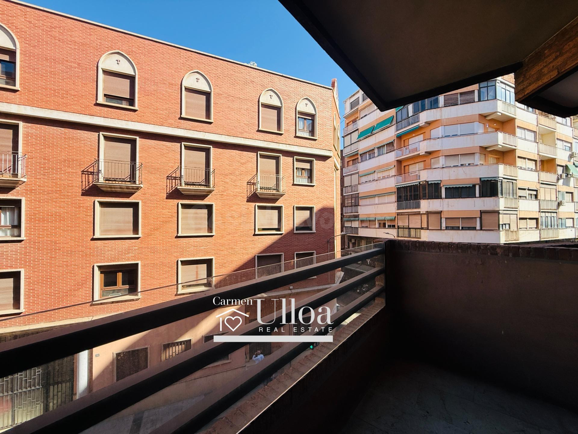 PISO AMPLIO Y BIEN COMUNICADO EN EL CENTRO DE ALICANTE - foto 5