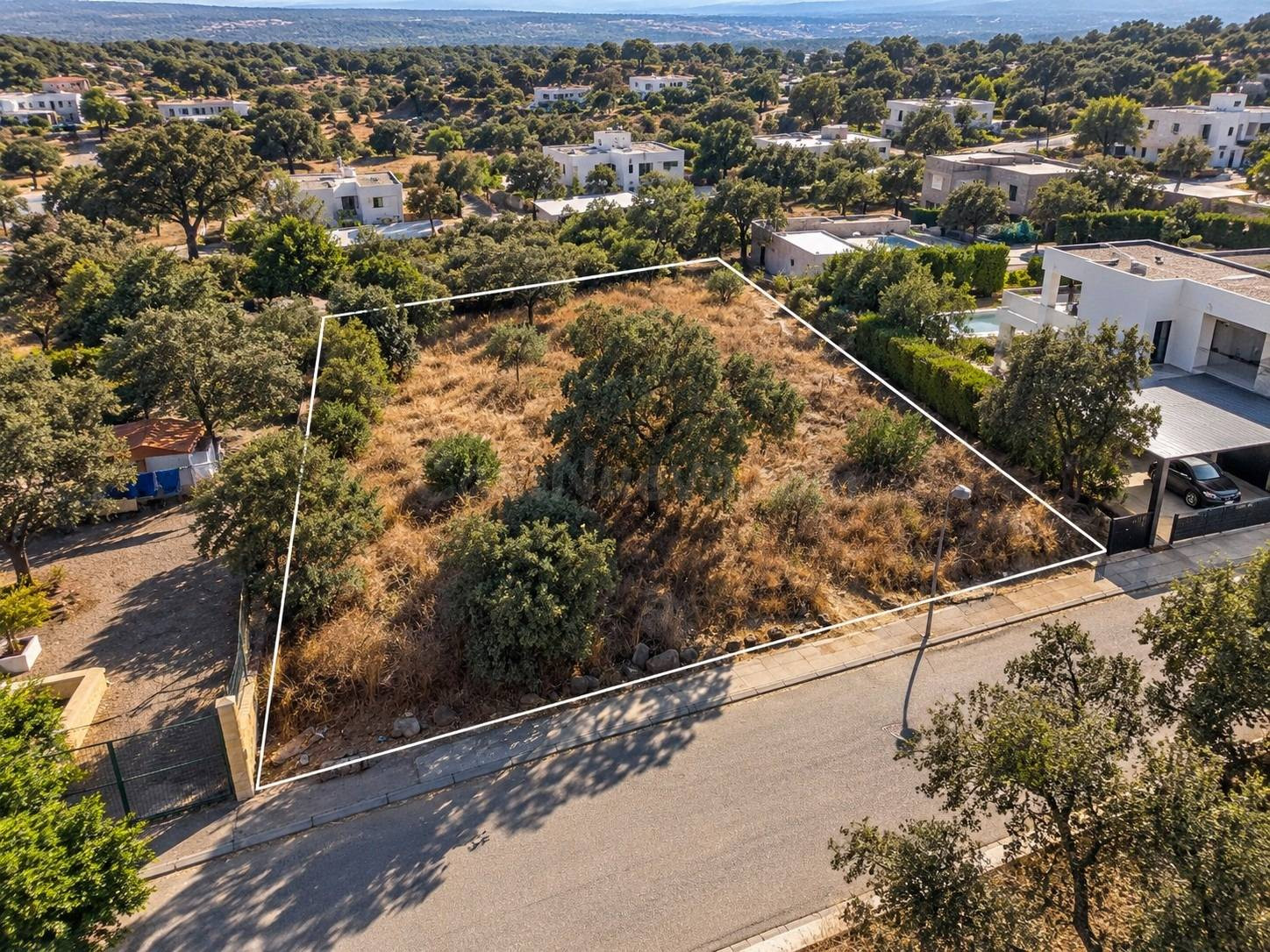 Solar urbano de 412 m2 con proyecto y estudio geotécnico en 