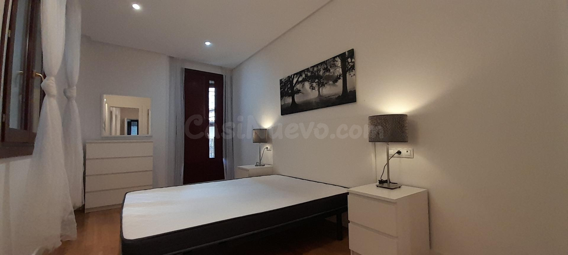 Se alquila apartamento en Casco Antiguo - foto 2
