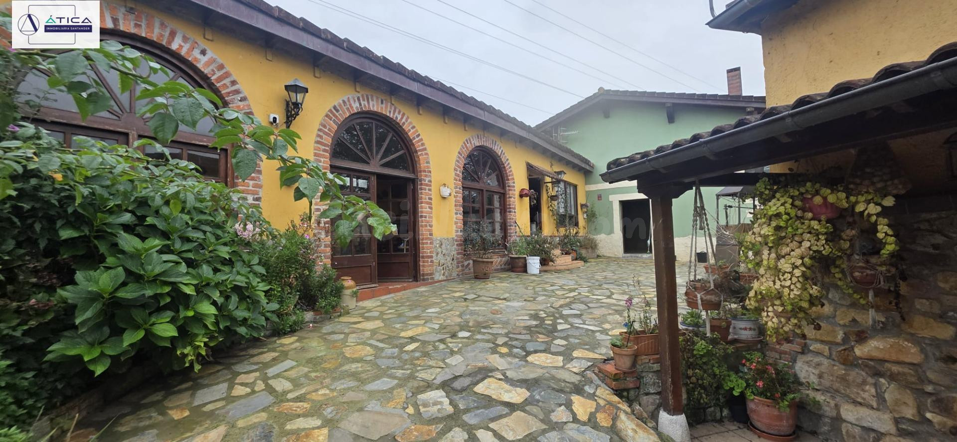PROPIEDAD CON GRAN PARCELA URBANA, VARIAS construcciones Y F