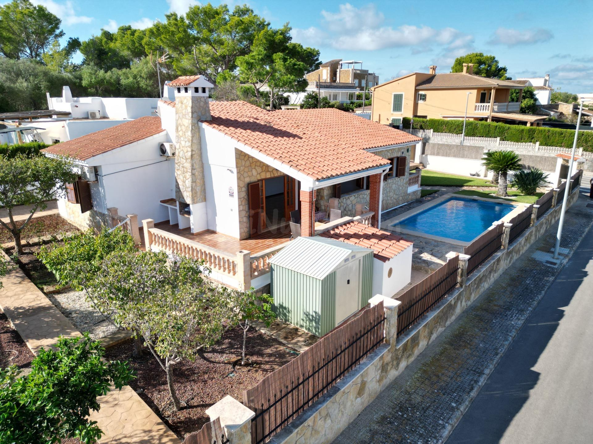 CHALET INDEPENDIENTE CON PISCINA EN BADIA BLAVA -LLUCMAJOR