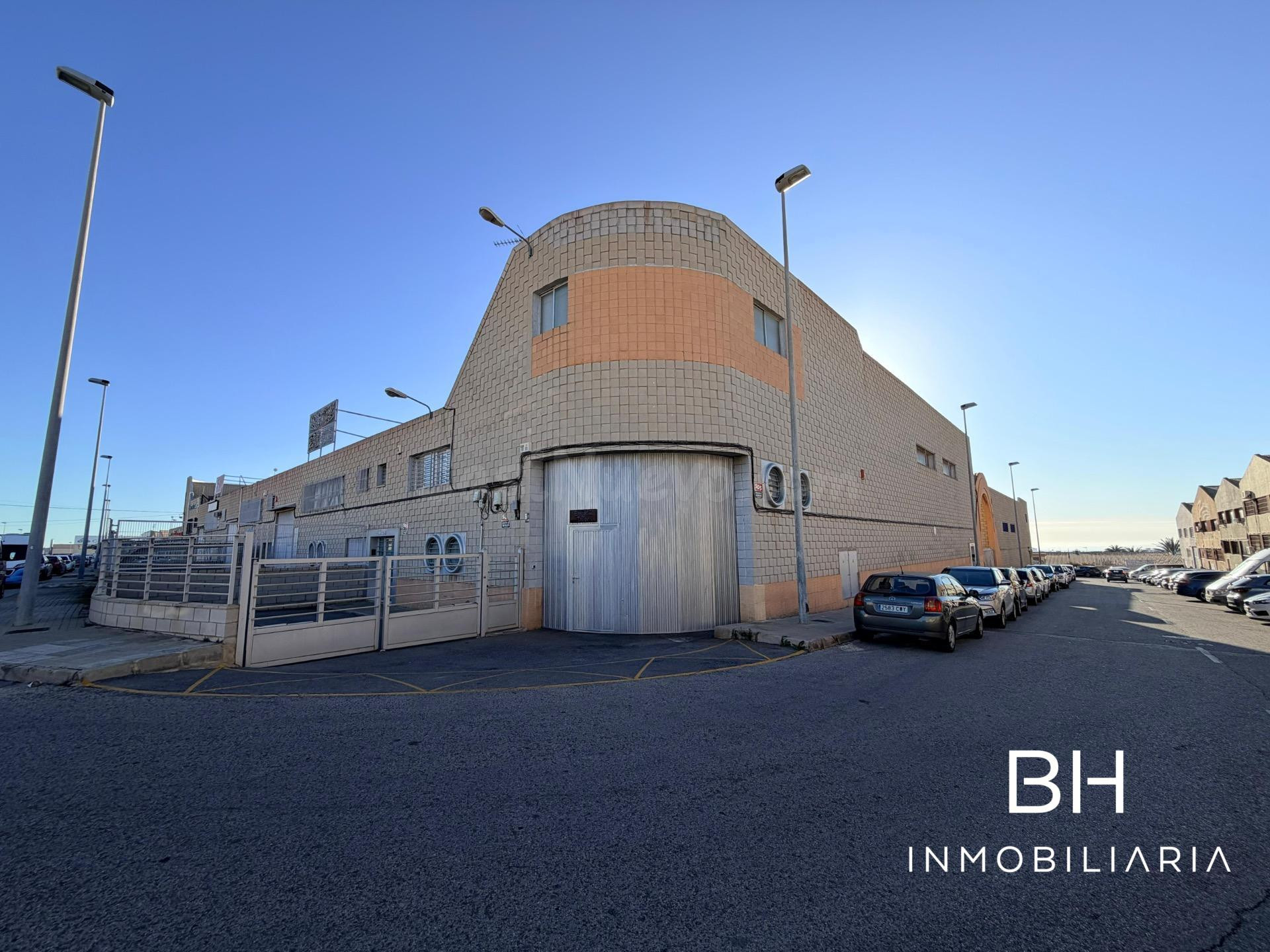 ALQUILER DE NAVE INDUSTRIAL EN CARRúS