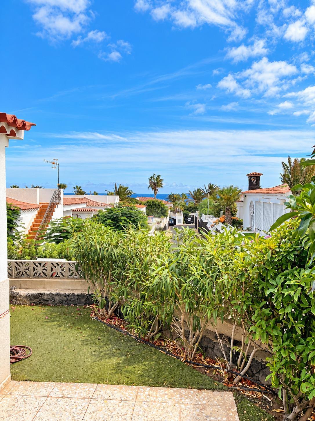 Casa independiente con vistas al mar y al Teide, garaje dobl