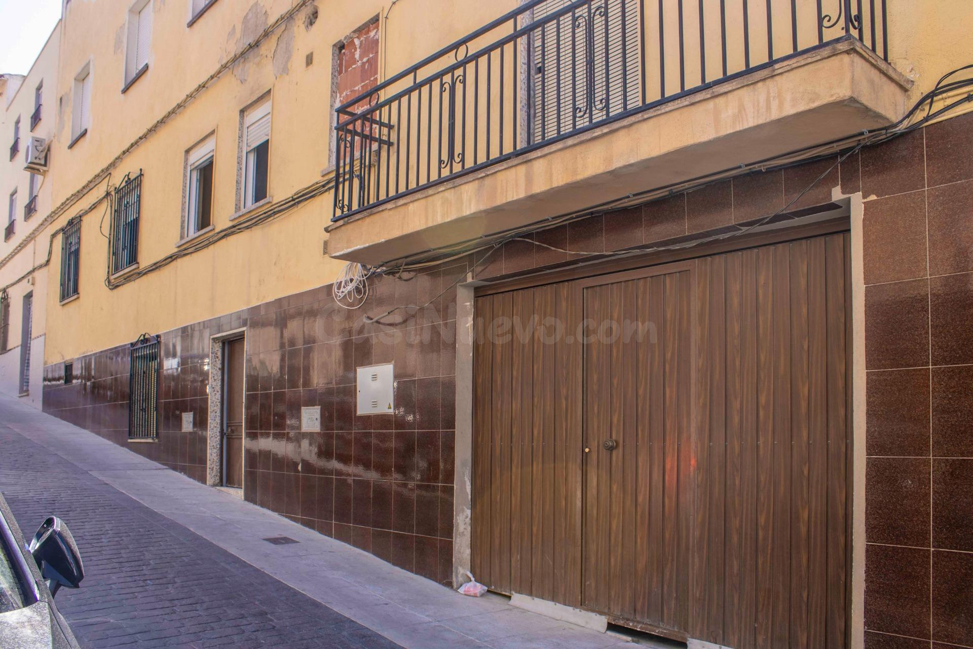 Venta de Vivienda + Plaza de Garaje en Torreo Del Campo, Jaén.