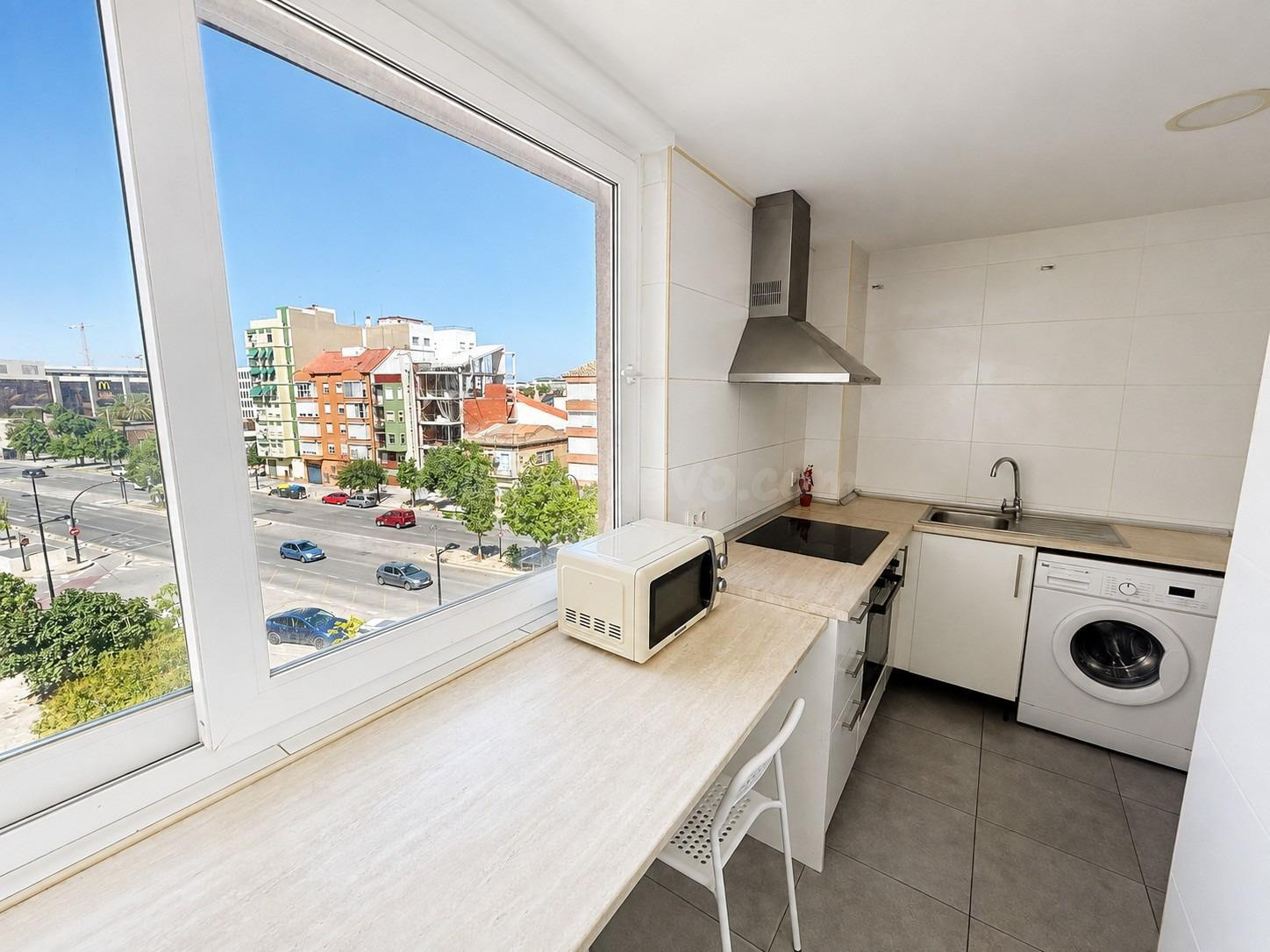 Piso amueblado de 3 habitaciones junto a las universidades