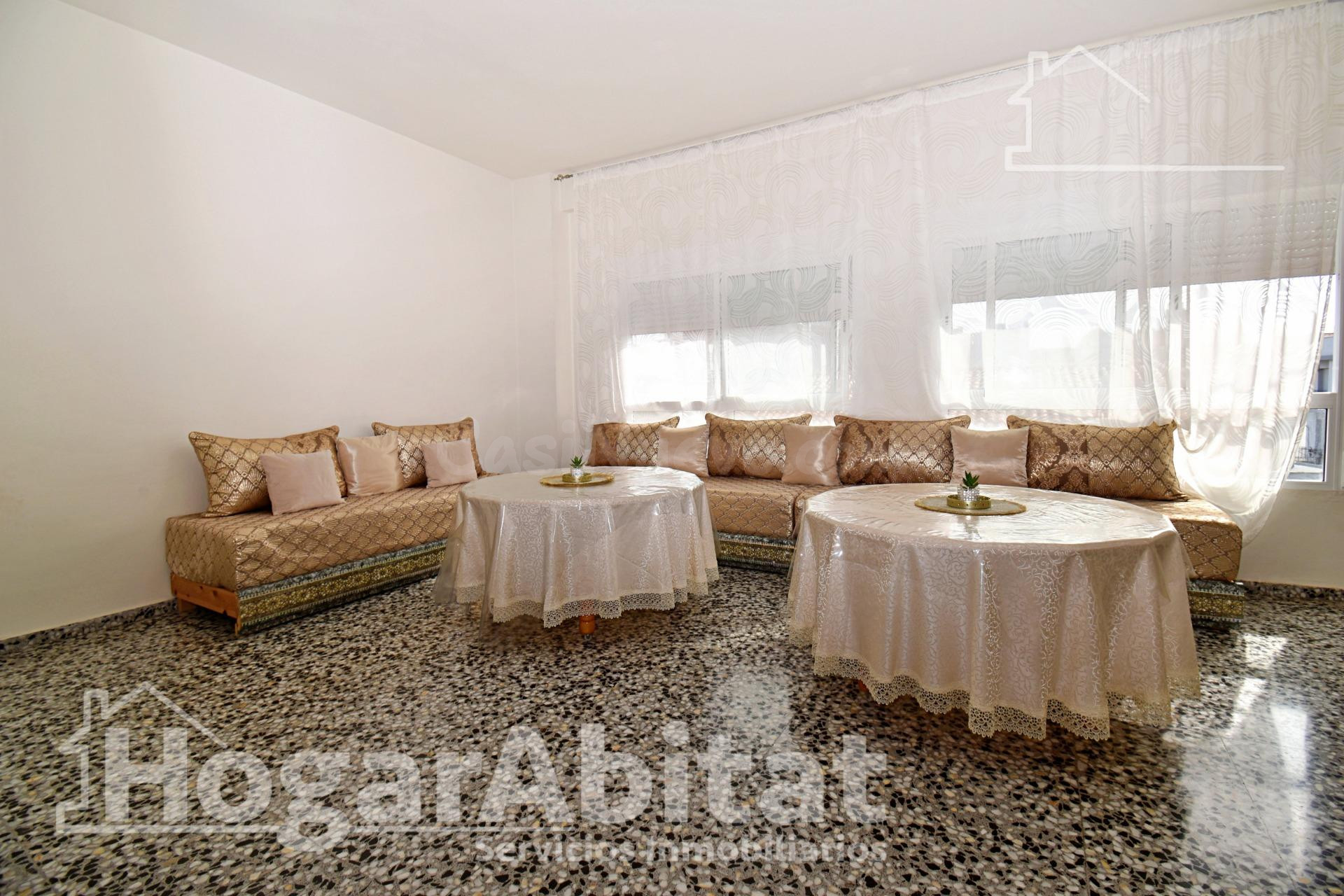 Amplitud y luz mediterránea en este piso totalmente reformad - foto 2